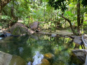 Отель Daintree Secrets Rainforest Sanctuary  Диван